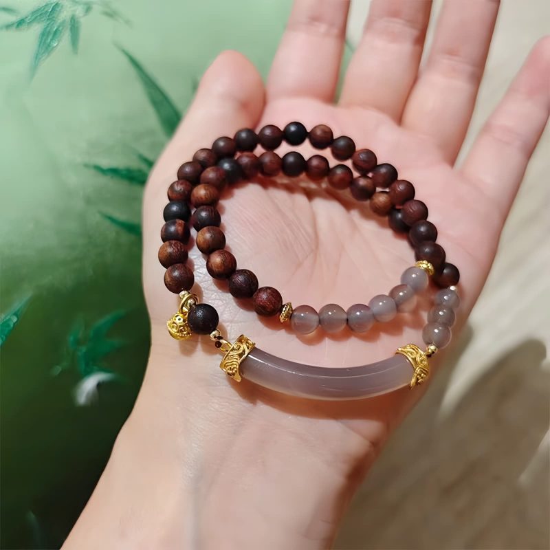 Pulsera de brazalete de sándalo y calcedonia gris Sandalwood Gray Chalcedony Cuff Bracelet