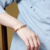 Pulsera de brazalete de sándalo y calcedonia gris Sandalwood Gray Chalcedony Cuff Bracelet