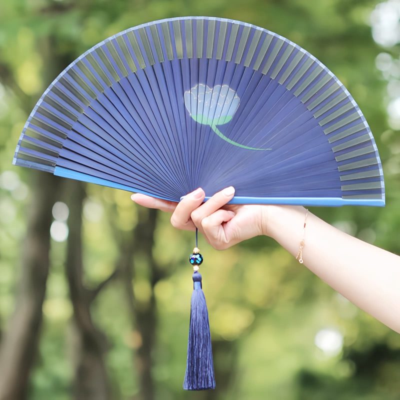 Abanico Plegable de Peonía de Seda con Marco de Bambú Silk Peony Folding Fan with Bamboo Frame