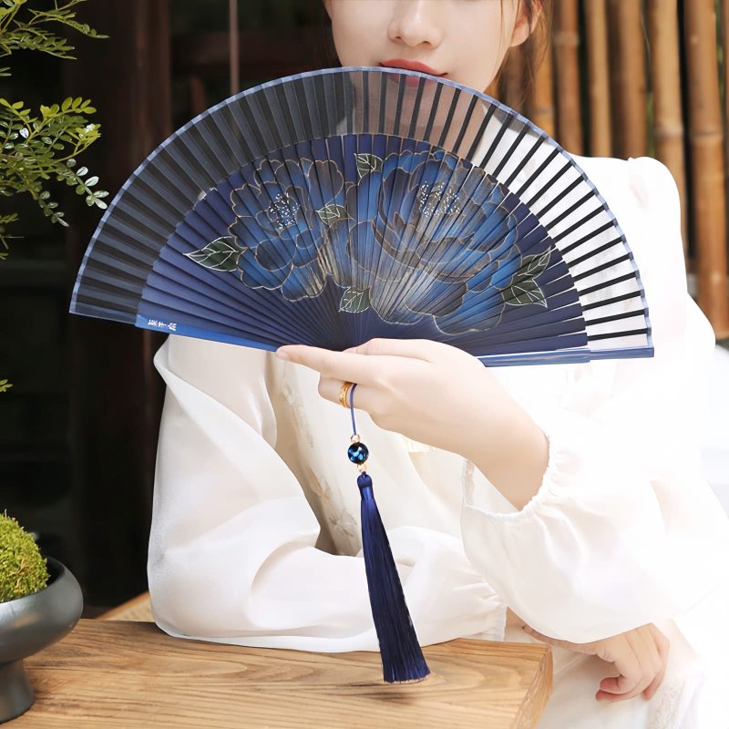 Abanico Plegable de Peonía de Seda con Marco de Bambú Silk Peony Folding Fan with Bamboo Frame