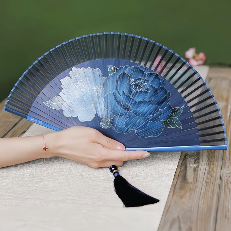 Abanico Plegable de Peonía de Seda con Marco de Bambú Silk Peony Folding Fan with Bamboo Frame