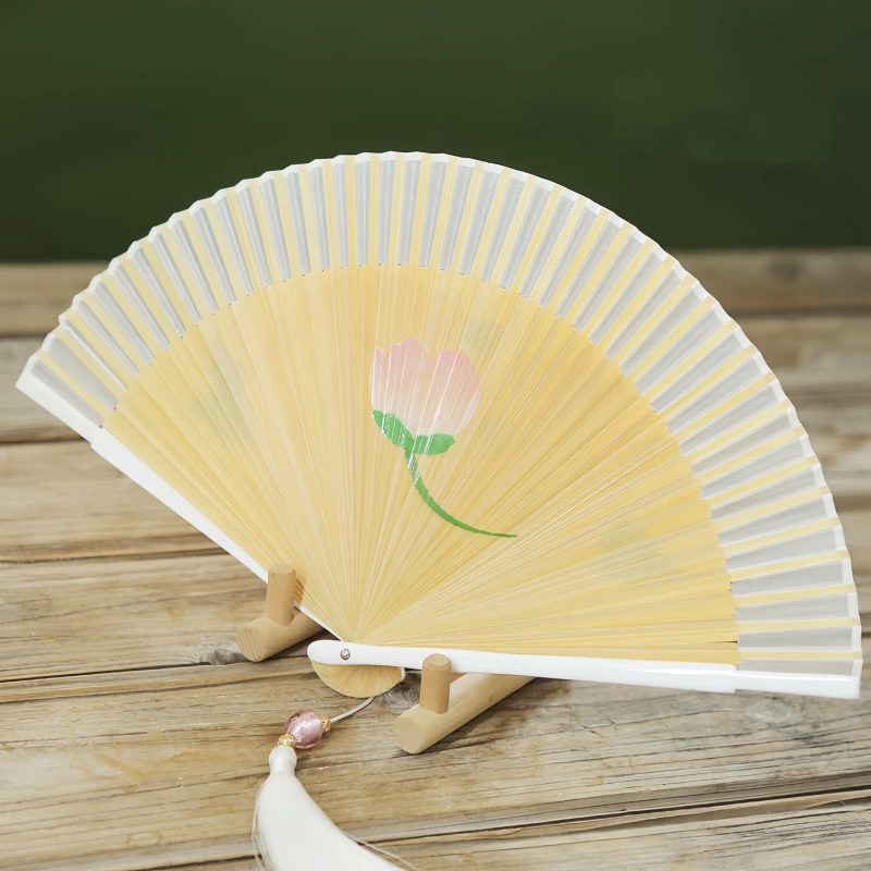 Abanico Plegable de Peonía de Seda con Marco de Bambú Silk Peony Folding Fan with Bamboo Frame