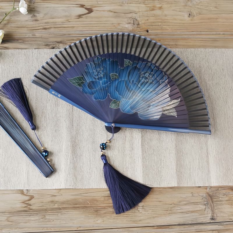 Abanico Plegable de Peonía de Seda con Marco de Bambú Silk Peony Folding Fan with Bamboo Frame