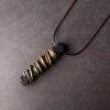 Collar con dije de madera de ébano tibetano para la paz Tibetan Ebony Wood Peace Necklace Pendant