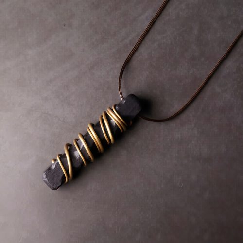 Collar con dije de madera de ébano tibetano para la paz Collar con dije de madera de ébano tibetano para la paz