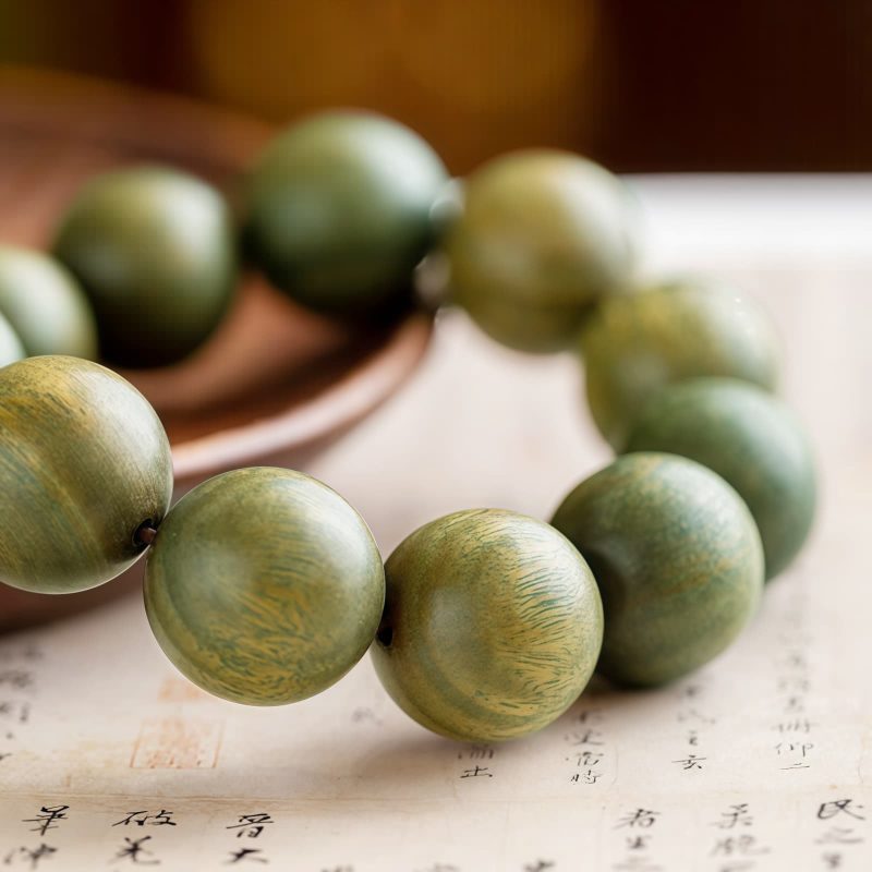 Gelang Tenang Kayu Cendana Hijau Tibet Tibetan Green Sandalwood Calming Bracelet