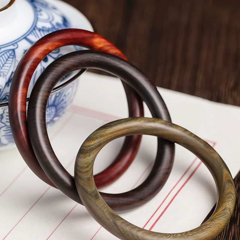 Pulsera de Protección de Sándalo Rojo y Verde Tibetano Tibetan Red and Green Sandalwood Protection Bangle