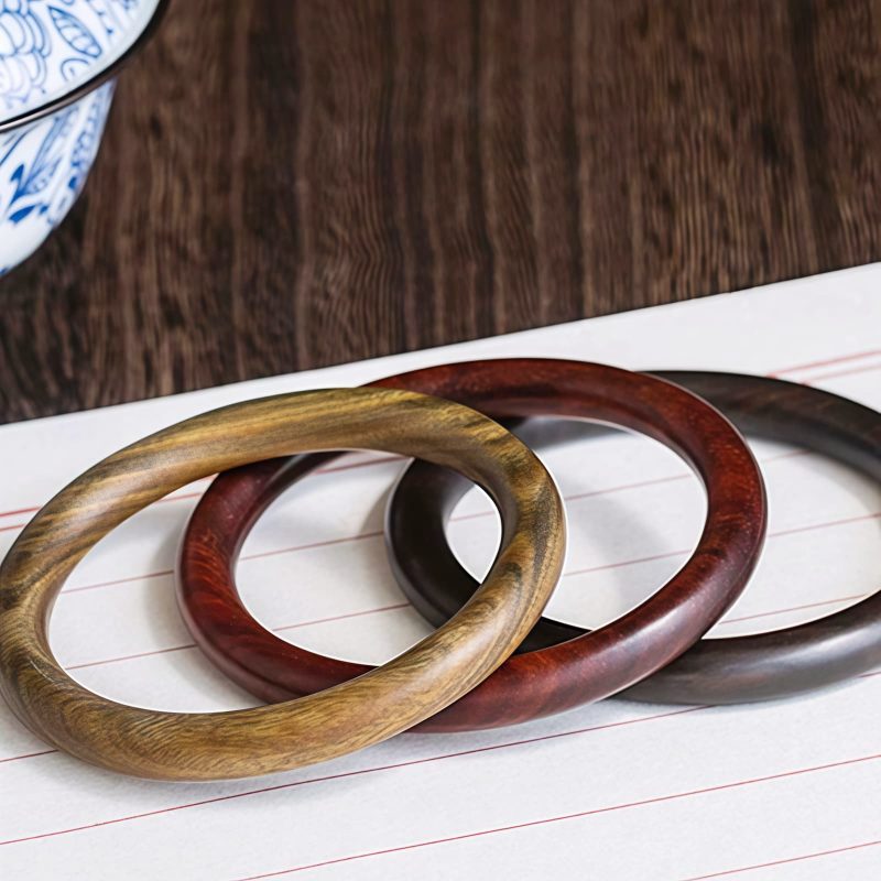 Pulsera de Protección de Sándalo Rojo y Verde Tibetano Tibetan Red and Green Sandalwood Protection Bangle