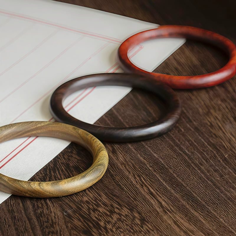 Pulsera de Protección de Sándalo Rojo y Verde Tibetano Tibetan Red and Green Sandalwood Protection Bangle