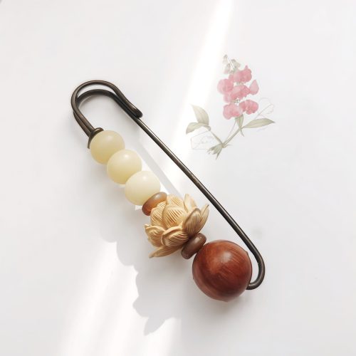 Broche de Paz Vintage de Semilla de Bodhi y Sándalo Broche de Paz Vintage de Semilla de Bodhi y Sándalo