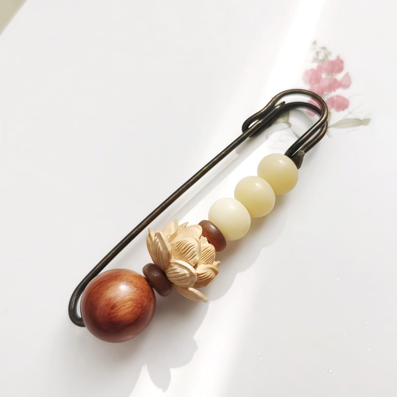 Pin Damai Biji Bodhi Vintage dari Kayu Cendana Vintage Bodhi Seed Sandalwood Peace Brooch