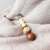 Pin Damai Biji Bodhi Vintage dari Kayu Cendana Vintage Bodhi Seed Sandalwood Peace Brooch