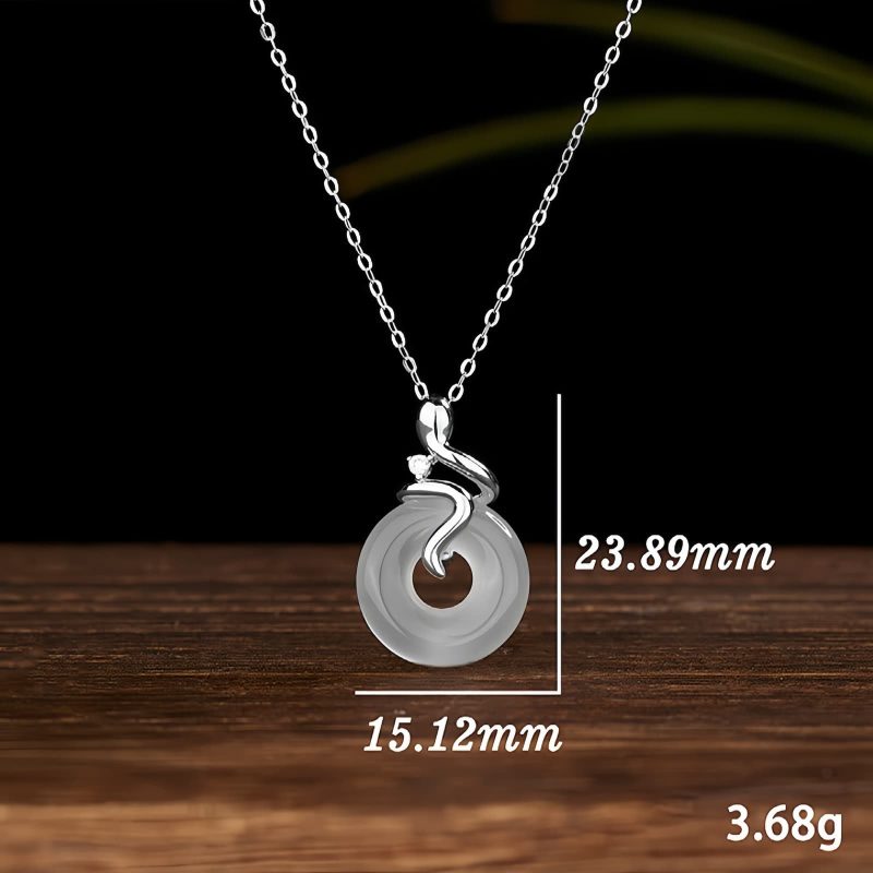Colar Pingente de Calcedónia Ano da Serpente em Prata 925 925 Silver Snake Year Chalcedony Peace Pendant Necklace