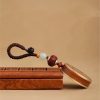 Llave de Avalokitesvara de Madera de Ébano con Om Mani Padme Hum Ebony Wood Avalokitesvara Keychain with Om Mani Padme Hum