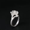 Cincin Penyembuhan Adjustable Perak 925 dengan Bunga Kerangka Kristal Putih 925 Silver Adjustable Healing Ring with White Crystal Skeleton Flower