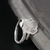Cincin Penyembuhan Adjustable Perak 925 dengan Bunga Kerangka Kristal Putih 925 Silver Adjustable Healing Ring with White Crystal Skeleton Flower