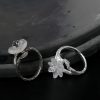 Cincin Penyembuhan Adjustable Perak 925 dengan Bunga Kerangka Kristal Putih 925 Silver Adjustable Healing Ring with White Crystal Skeleton Flower