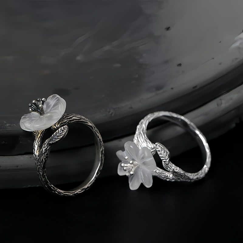 Cincin Penyembuhan Adjustable Perak 925 dengan Bunga Kerangka Kristal Putih 925 Silver Adjustable Healing Ring with White Crystal Skeleton Flower