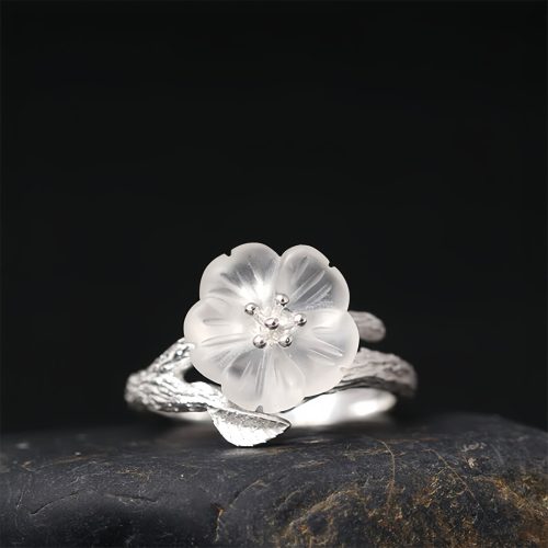 Anillo Ajustable de Sanación de Plata 925 con Flor de Calavera de Cristal Blanco Anillo Ajustable de Sanación de Plata 925 con Flor de Calavera de Cristal Blanco
