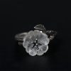 Cincin Penyembuhan Adjustable Perak 925 dengan Bunga Kerangka Kristal Putih 925 Silver Adjustable Healing Ring with White Crystal Skeleton Flower