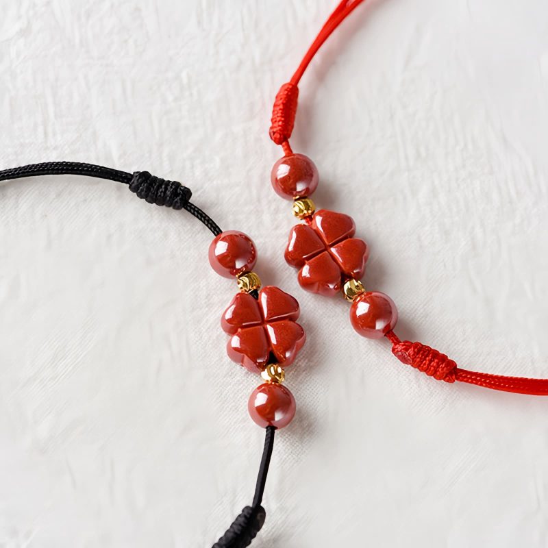 Pulsera de Bendición de Cinabrio con Trébol de Cuatro Hojas Four Leaf Clover Cinnabar Blessing Bracelet