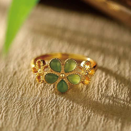 Anillo de Prosperidad de Jade de Hetian en Plata 925 con Flor de Oro Anillo de Prosperidad de Jade de Hetian en Plata 925 con Flor de Oro