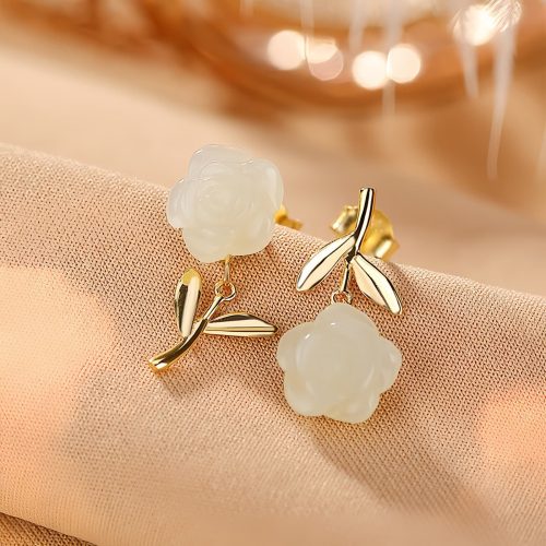 Aretes de Flor de Jade con baño de Oro en Plata 925 Aretes de Flor de Jade con baño de Oro en Plata 925