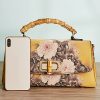 Bolso bandolera con asa de bambú y estampado floral Flower Pattern Bamboo Handle Crossbody Bag