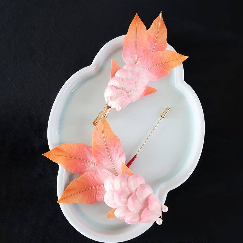 Broche de Carpa Koi de Seda de Morera Hechas a Mano Handmade Mulberry Silk Koi Fish Brooch