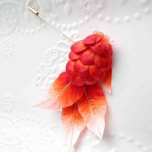 Broche de Carpa Koi de Seda de Morera Hechas a Mano Broche de Carpa Koi de Seda de Morera Hechas a Mano