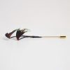 Broche de Flor de Seda de Morera Artesanal con Hojas de Bambú Handmade Mulberry Silk Flower Brooch with Bamboo Leaves