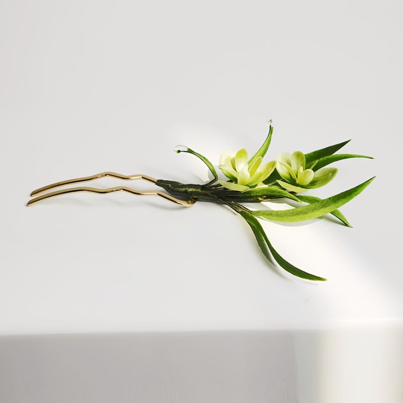 Broche y Horquilla de Flores de Seda de Morera Hechas a Mano Handmade Mulberry Silk Flower Brooch & Hairpin