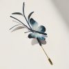 Broche de Mariposa de Terciopelo Hechos a Mano con Seda de Morera Handmade Velvet Butterfly Brooch with Mulberry Silk