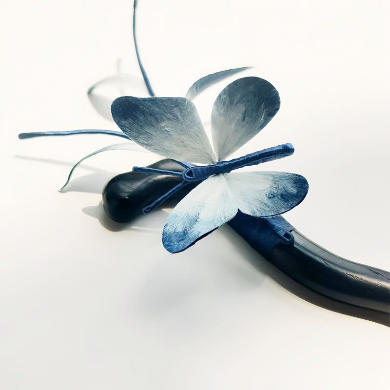 Broche de Mariposa de Terciopelo Hechos a Mano con Seda de Morera Handmade Velvet Butterfly Brooch with Mulberry Silk