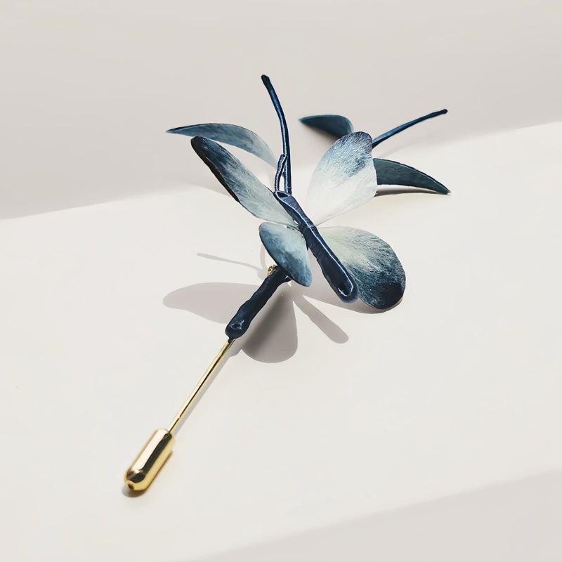 Broche de Mariposa de Terciopelo Hechos a Mano con Seda de Morera Handmade Velvet Butterfly Brooch with Mulberry Silk