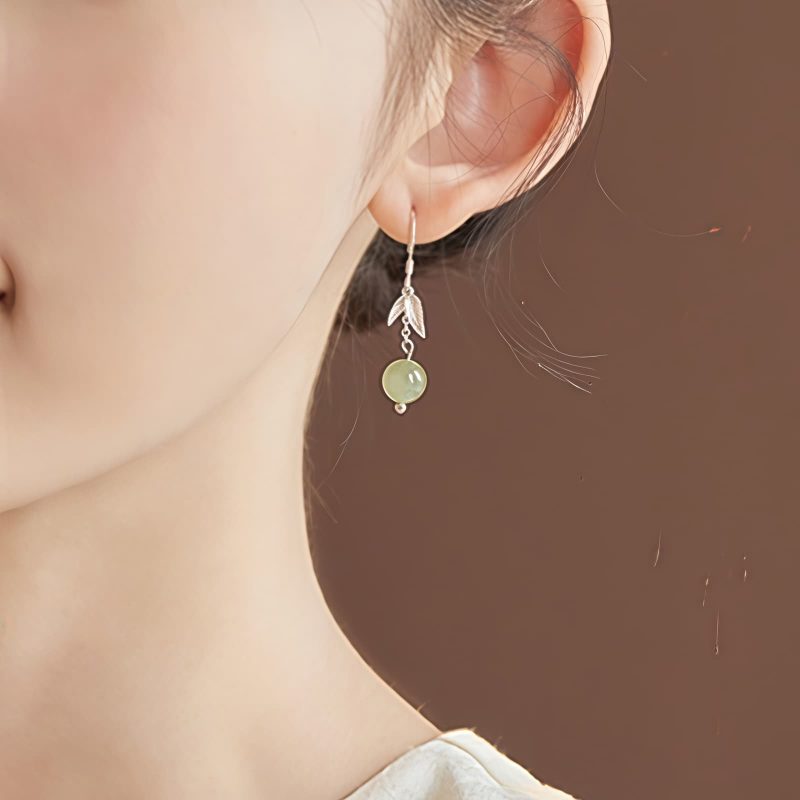 Aretes colgantes de hoja de bambú con jade de Hetian Hetian Jade Bamboo Leaf Dangle Earrings