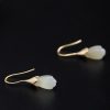 أقراط من حجر هيتيان اليشم على شكل زهرة ماغنوليا المتدلية Hetian Jade Magnolia Drop Earrings