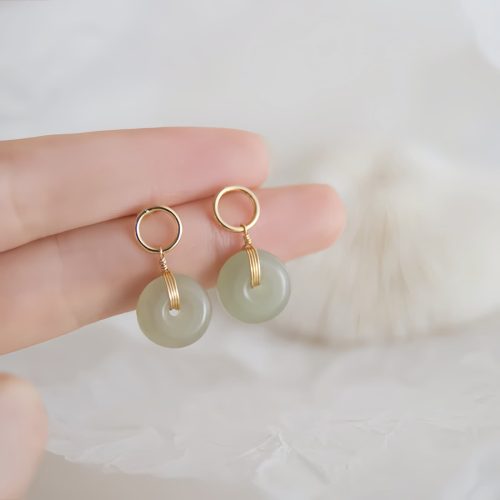 Brincos de Jade com Pingente Sorte Brincos de Jade com Pingente Sorte