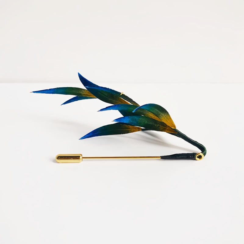 Broche de Flor de Seda de Morera con Hojas Verdes y Amarillas Mulberry Silk Velvet Flower Brooch with Green and Yellow Leaves
