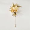 Broche de Camelia Blanca hecha a mano con seda de morera Mulberry Silk Handmade White Camellia Brooch