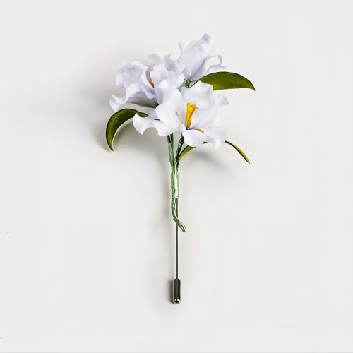 Broche de Iris Blanco en Seda de Morera Broche de Iris Blanco en Seda de Morera