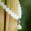 Pulsera de Protección de Ágata Blanca Tibetana con Loto Tibetan White Agate Lotus Protection Bracelet