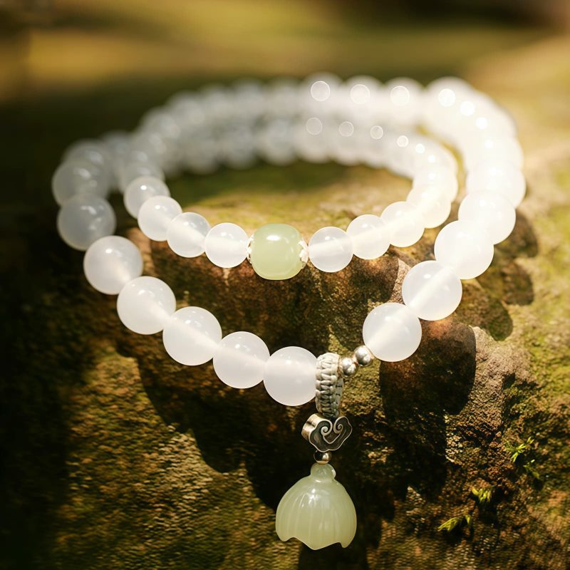 Pulsera de Protección de Ágata Blanca Tibetana con Loto Tibetan White Agate Lotus Protection Bracelet