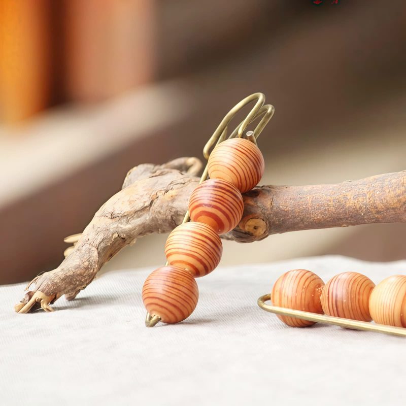 Broche Curativa Vintage de Sándalo Vintage Sandalwood Healing Brooch