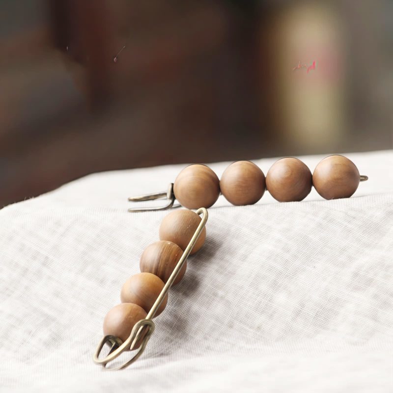 Broche Curativa Vintage de Sándalo Vintage Sandalwood Healing Brooch