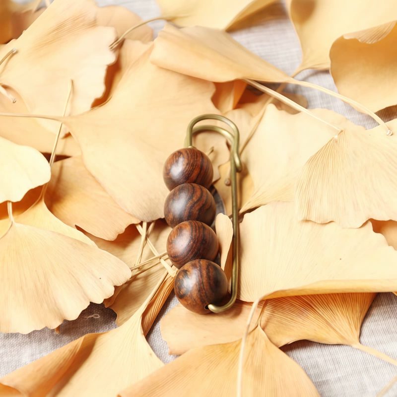 Broche Curativa Vintage de Sándalo Vintage Sandalwood Healing Brooch