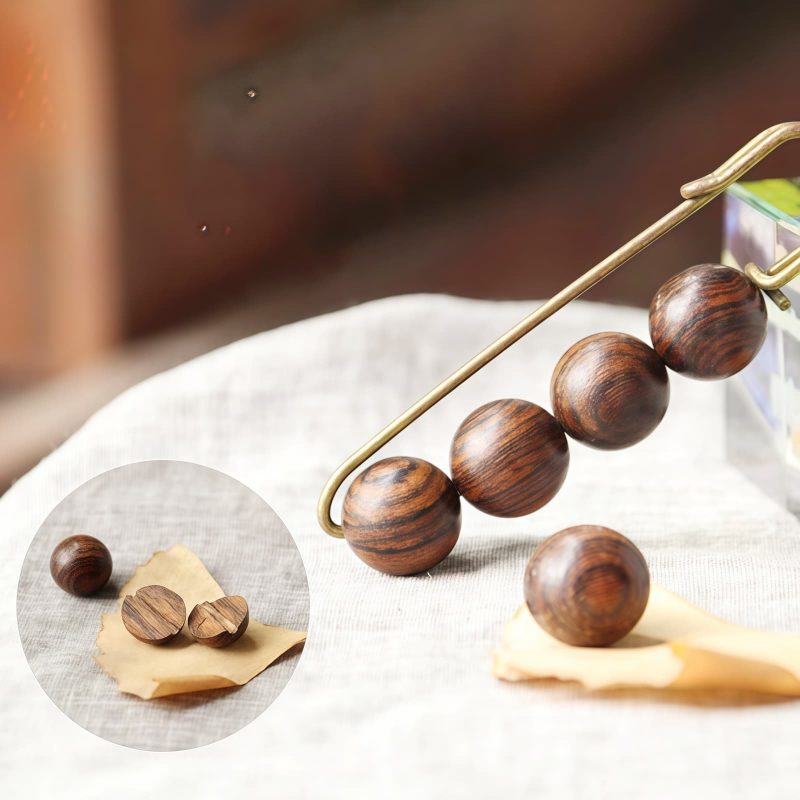 Broche Curativa Vintage de Sándalo Vintage Sandalwood Healing Brooch