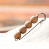 Broche Curativa Vintage de Sándalo Vintage Sandalwood Healing Brooch