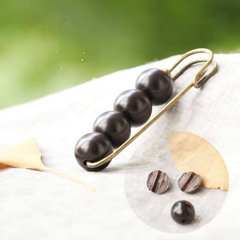 Broche Curativa Vintage de Sándalo Vintage Sandalwood Healing Brooch