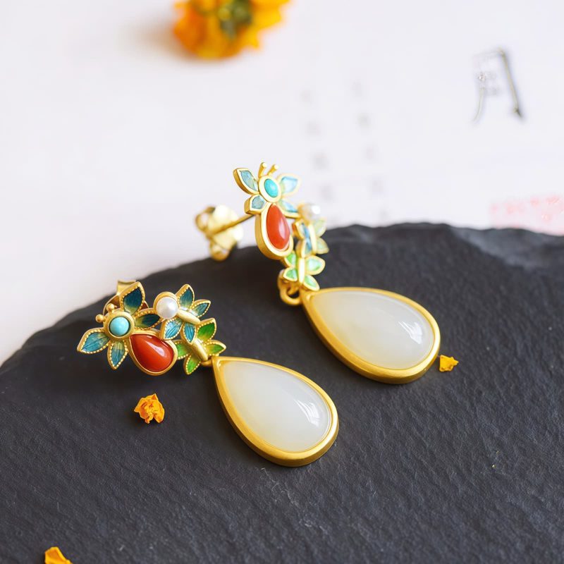 Aretes colgantes de jade blanco y ágata roja con forma de mariposa White Jade Red Agate Butterfly Dangle Earrings